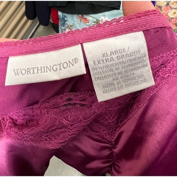 Like New Worthington Silky Camisole with Lace Trim - Picture 3 of 3